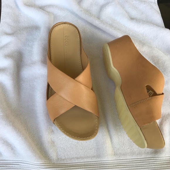 ECCO NWOB WOMEN IFLA PLATFORM WEDGE SLIDE SANDALS size 7-7.8 (38) - Picture 5 of 9
